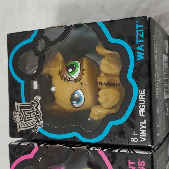 NIP 3 Monster High Vinyl Figures - Picture 4 of 12